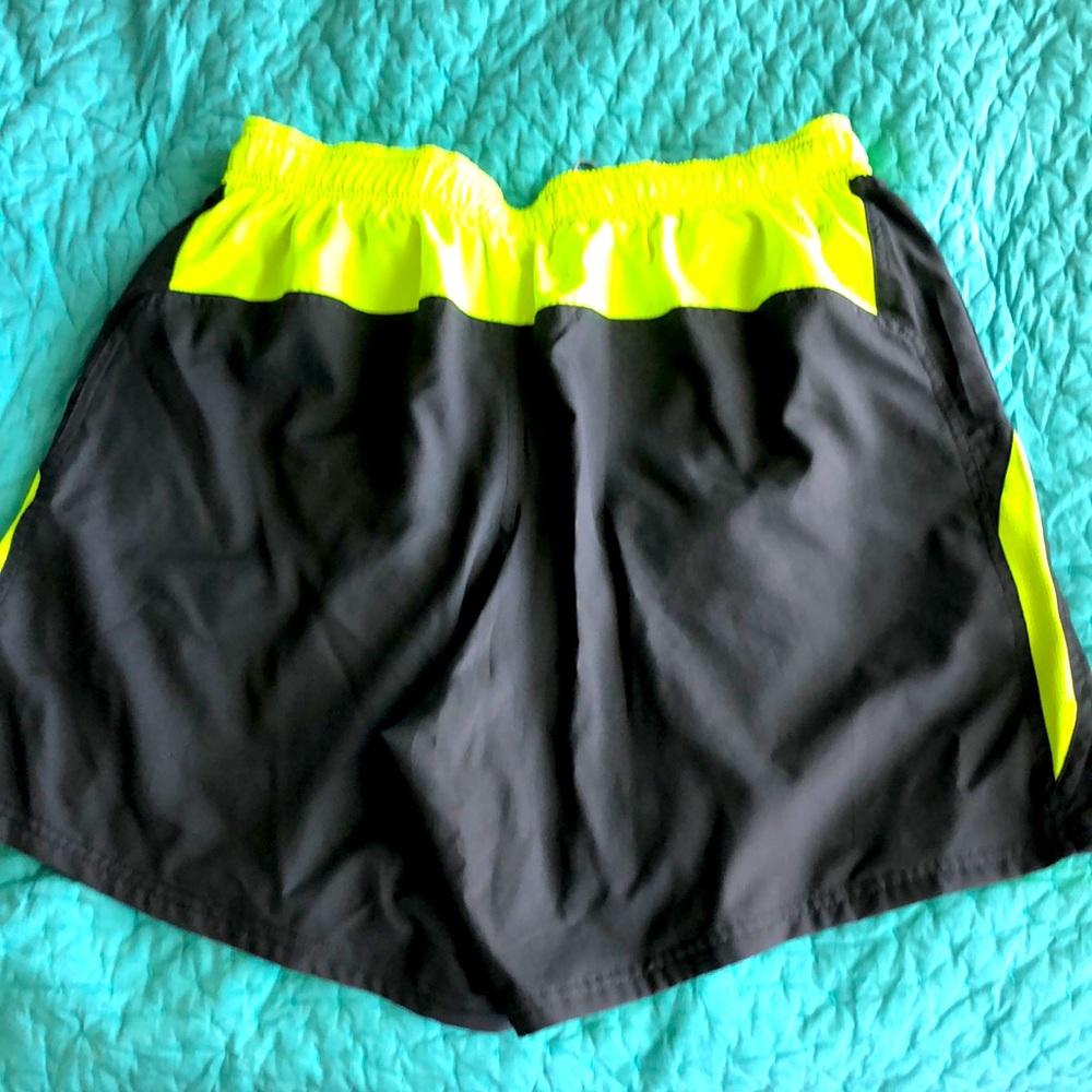 Men’s Nike swim trunks with netting - Picture 3 of 4